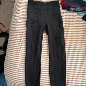 Lululemon black leggings with pockets